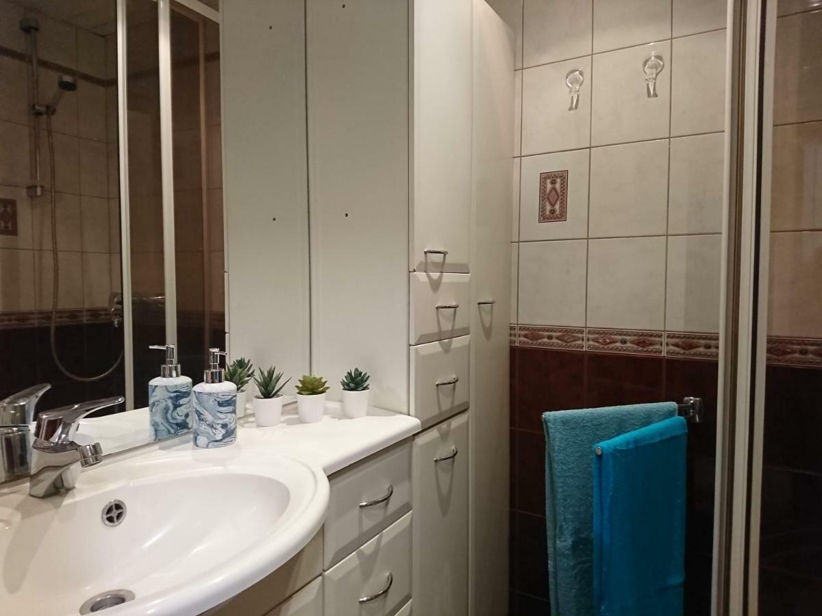 City Center Raua Apartment With Balcony Tallinn Kültér fotó